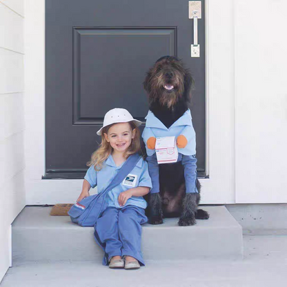 Funny courier dress-up